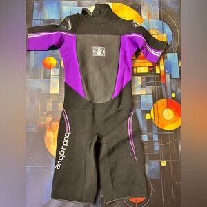 Body Glove Women’s 2mm Spring Suit Wetsuit Size 9/10 Purple Black Shorty Surf